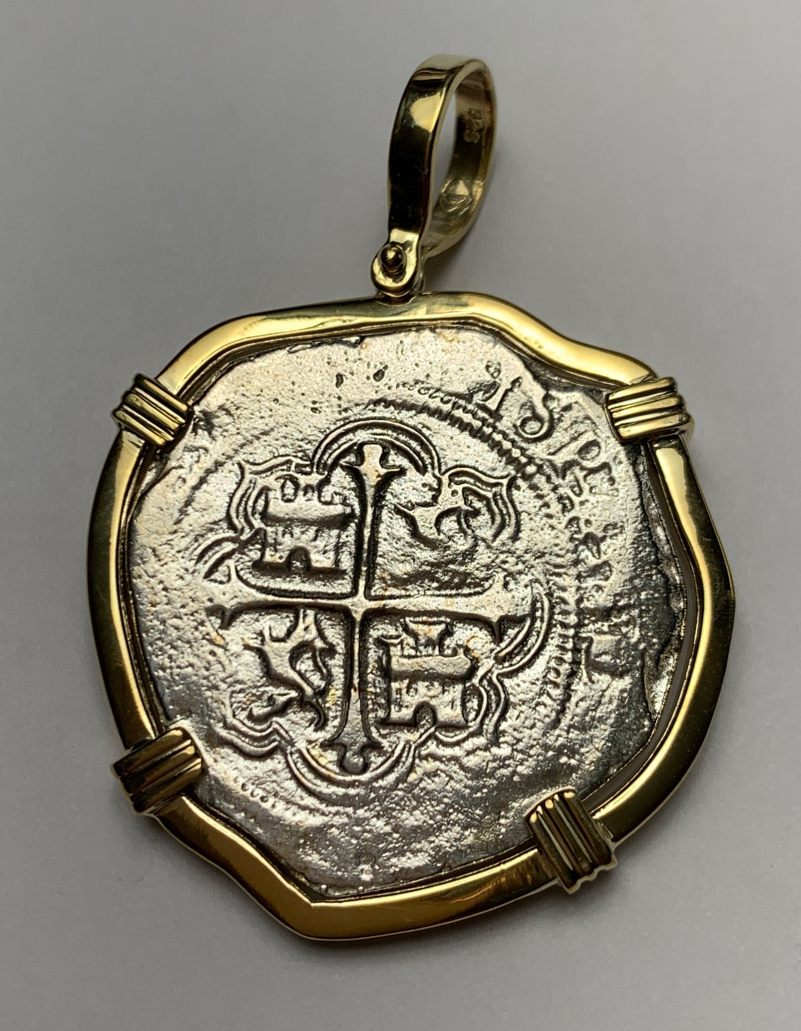 Atocha Sunken Treasure Jewelry - Large Museum Reale Silver Coin Pendant -  Conseil scolaire francophone de Terre-Neuve et Labrador